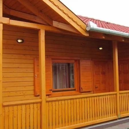 Apartment Cserkeszoloszallasok-hoforrasszallasok