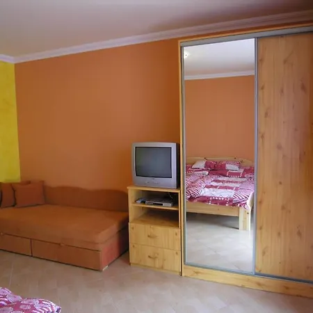 Apartment Cserkeszoloszallasok-hoforrasszallasok *