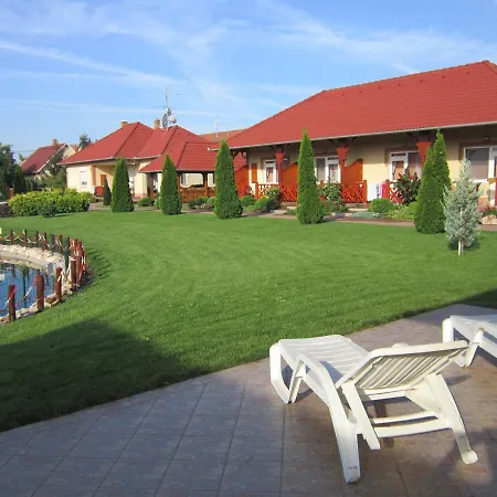 Apartment Cserkeszoloszallasok-hoforrasszallasok